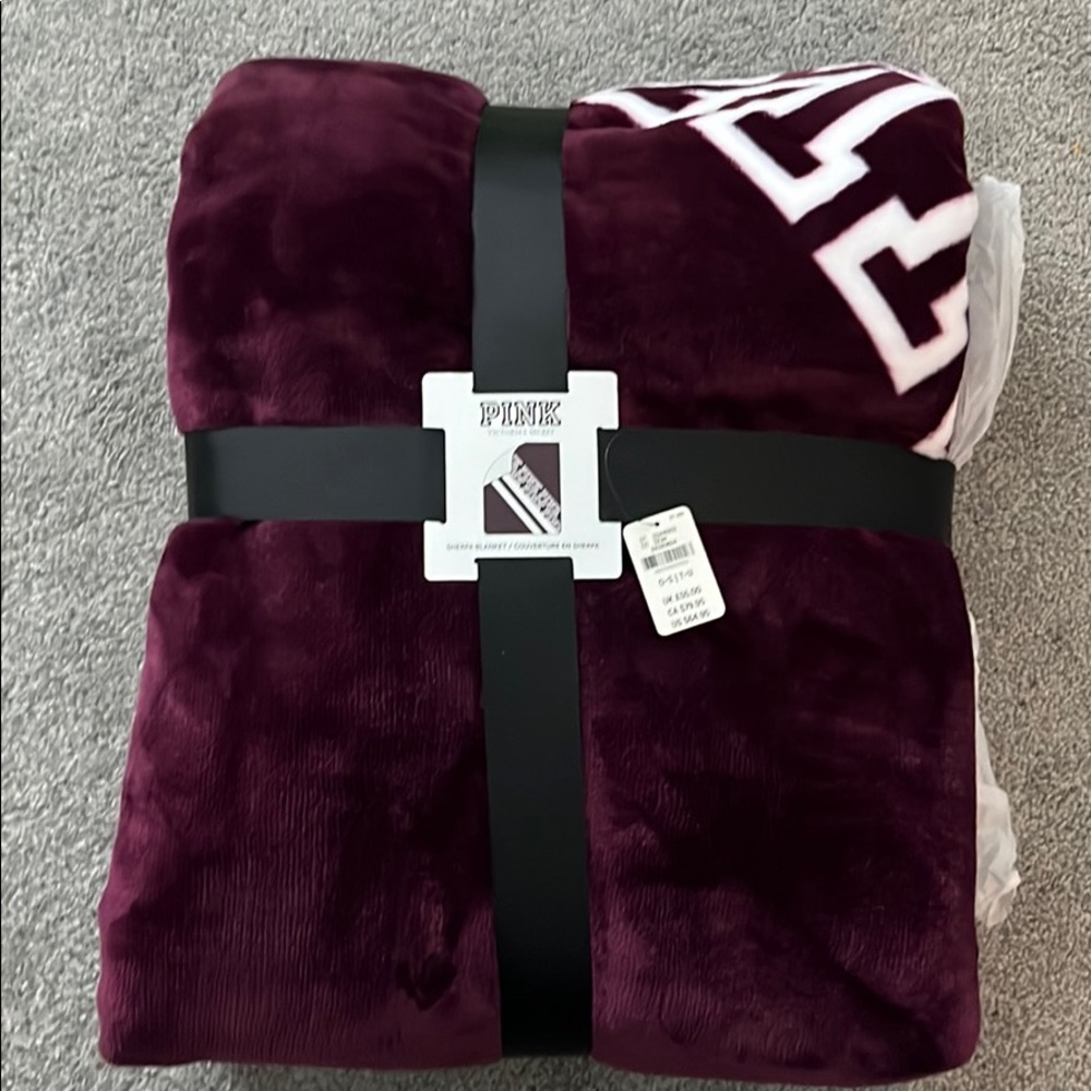 VS PINK blanket